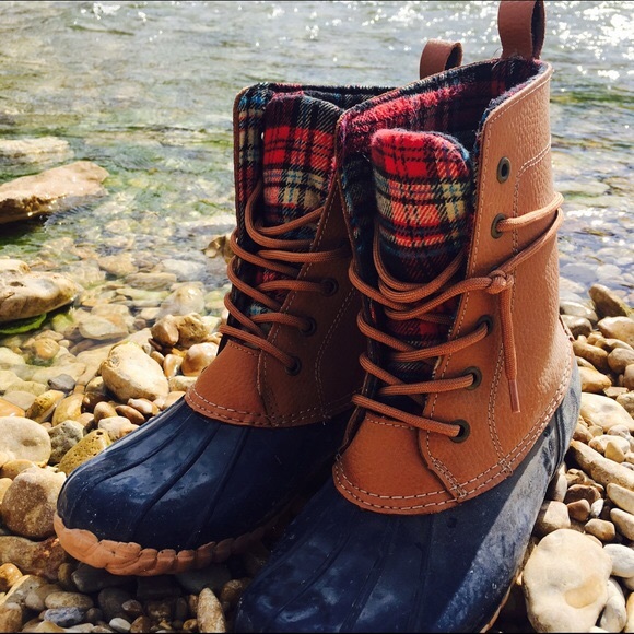 womens plaid duck boots